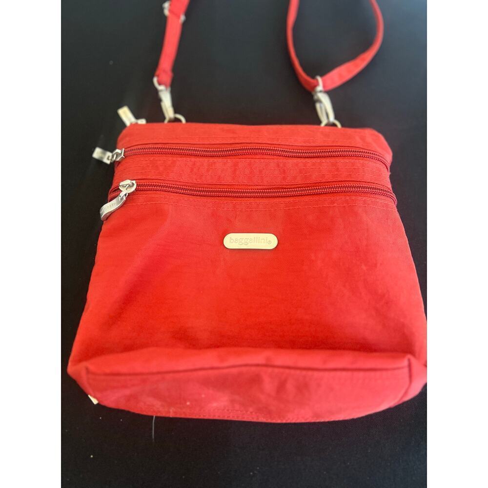 BAGGALLINI CROSSBODY BAG PURSE REMOVABLE STRAPS EXTRA POCKETS RED